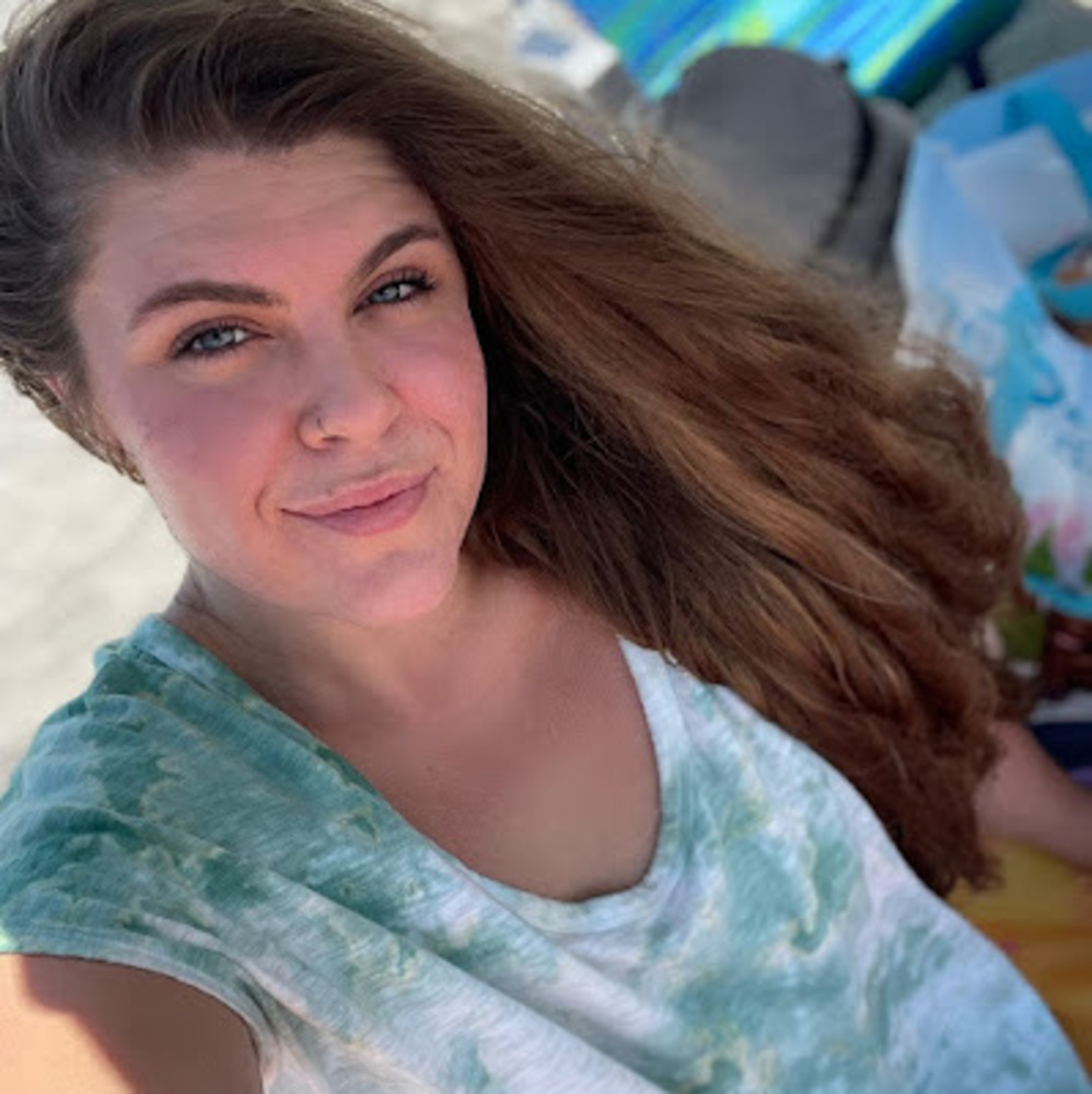 Meet your Posher, Alexia